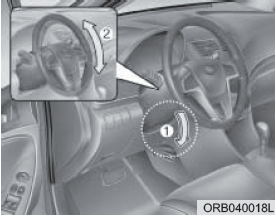 Чтобы изменить угол наклона рулевого колеса, опустите рычаг фиксатора (1), отрегулируйте