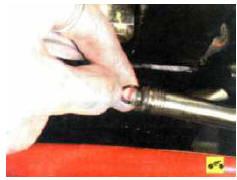 Соединение трубопровода с насосом уплотнено резиновым кольцом, которое необходимо