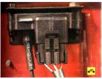 Датчик абсолютного давления (разрежения) во впускной трубе установлен в моторном