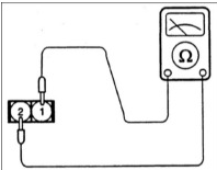 2. Измерьте сопротивление между контактами 1 и 2 разъема датчика.