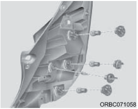 4. Отделите гнездо от деталей узла, вращая его против часовой стрелки,пока выступы