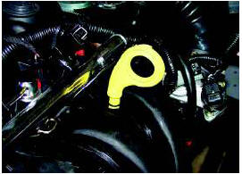 При доливке необходимо использовать моторное масло с такими же характеристиками.