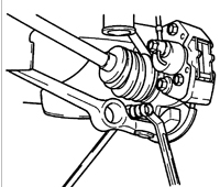 26. Выверните по два болта и гайки крепления амортизационных стоек к