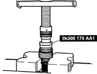 Используя пресс и специальное приспособление OK900 175 AA1 установите новый