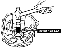 5. Используя оправку OK201 170 AA1 установите в гнездо картера сцепления