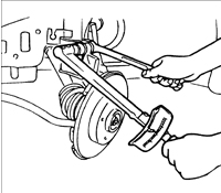 2. Установите поворотный кулак на нижнюю часть амортизационной стойки и