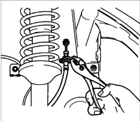 5. Установите на кронштейн тормозной шланг и провод датчика ABS и закрепите