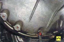 5. …и болт среднего креплений картера коробки передач к масляному картеру.