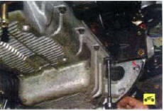 7. …и тринадцать болтов, расположенные снаружи.