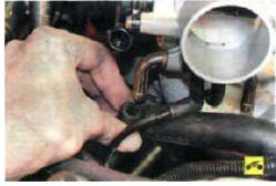 25. …шланги подачи и слива охлаждающей жидкости...