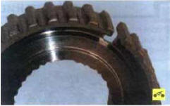 10. Ступица не должна иметь забоин шлицев и следов износа.