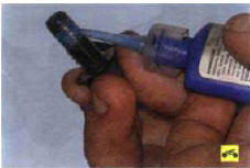 - резьбовую часть болтов крепления ведомой шестерни смажьте анаэробным фиксатором