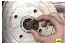 11. ...внутреннее кольцо наружного подшипника...