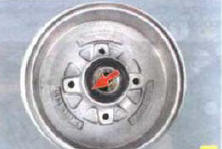 Если на них обнаружены следы смазочного материала, значит, поврежден сальник