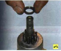 18. Снимите ограничительное кольцо…