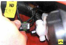 4. ..и от электрокорректора света фар.