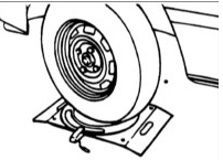 2. Если углы поворота колес отличаются от требуемых, отрегулируйте их, изменяя